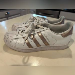 Adidas gold leather Superstar sneakers, Women’s 7